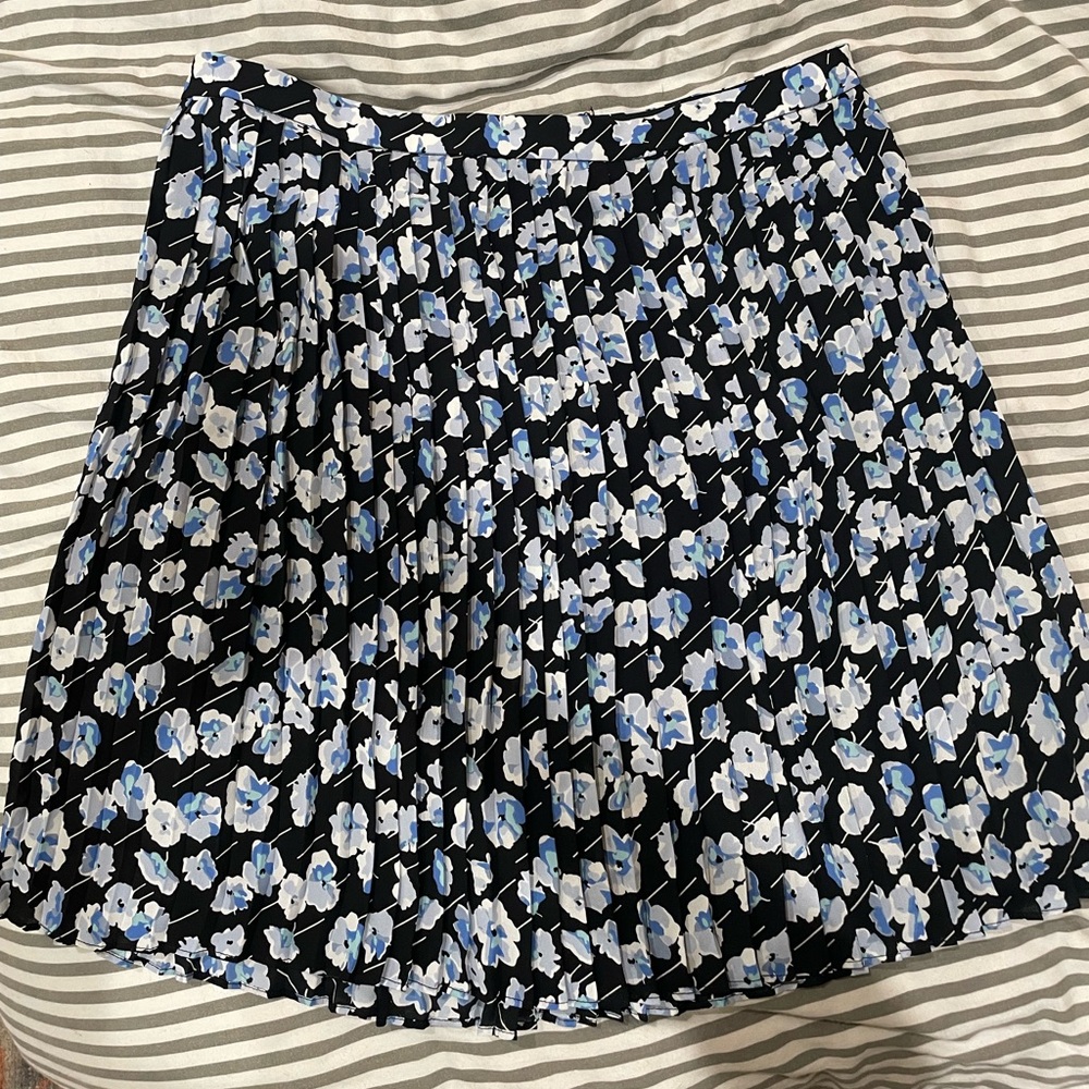 Pleated floral skirt JCrew Factory size 8